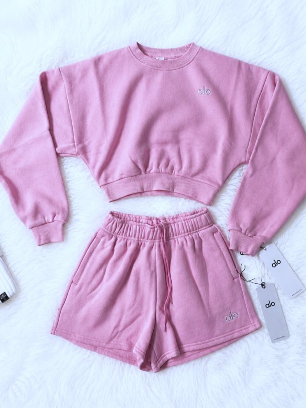 NWT Alo Yoga Accolade Cropped Crewneck & Shorts Set Candy Heart Pink Multi Size